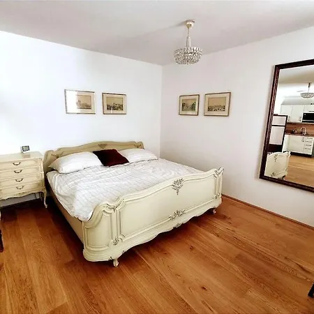 Apartment Imperial Sisi Residence-concept Style *