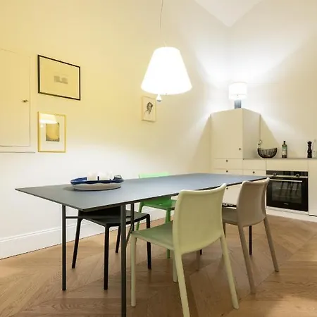 Apartment Stunning In Center Vienna