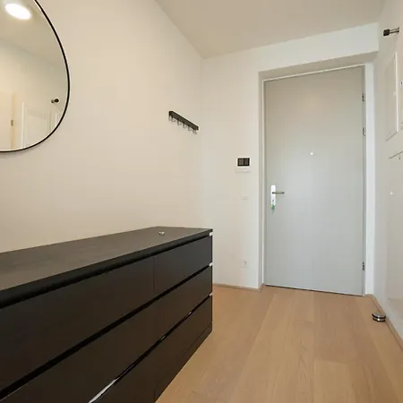 Апартаменты Posh On 22nd Floor + Loggia, Pool, Gym, Sauna Вена