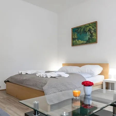 Apartment Spacious & Pleasent 2br Apt. Near Milenium Tower *