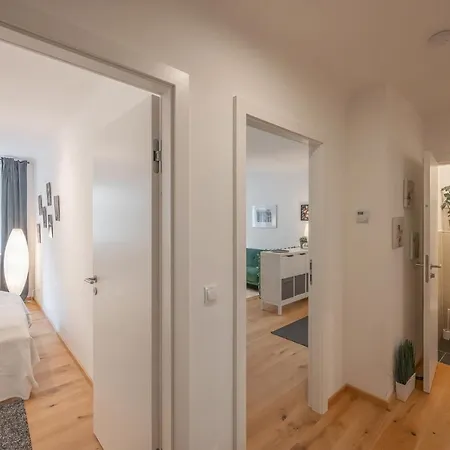 Modern Center Apartment