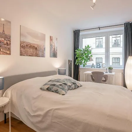 Apartment Modern Center
