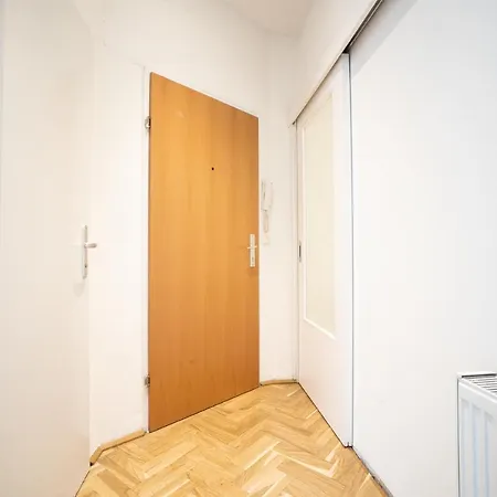 Comfortable, Balcony - Quick Access To Vienna's Old Centre *