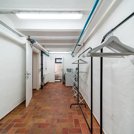 Porsche Mit Garten Und Garage In Bestlage Von Doebling In Vienna