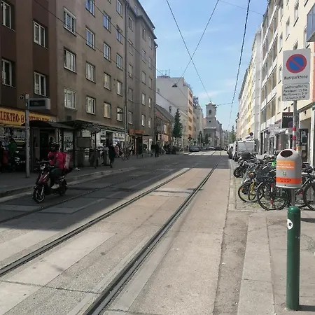 Alpha 7min To The Centar Apartment