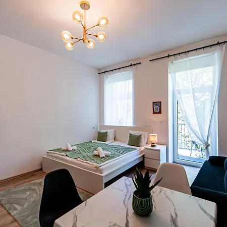 My Apartment- Jungle * Vienna