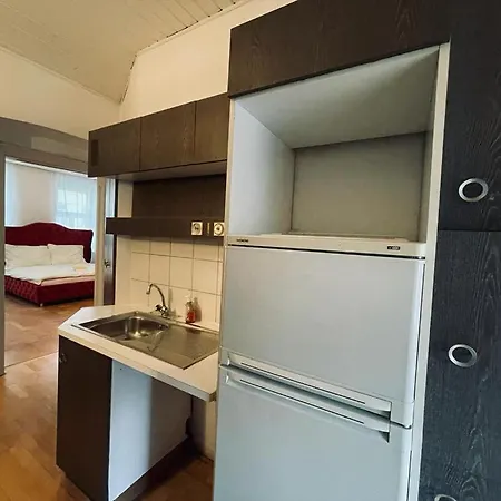 Sunrise Apartment Vienna