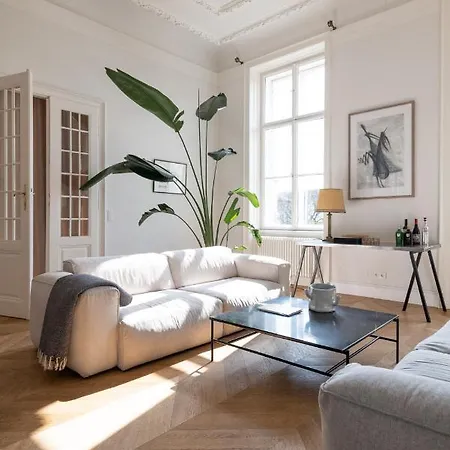 2-bedroom With Private Library *