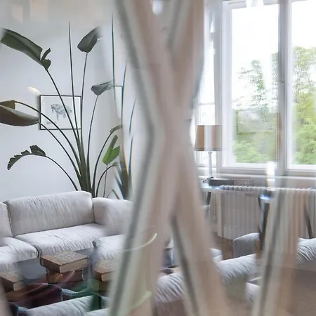 Apartment 2-bedroom With Private Library