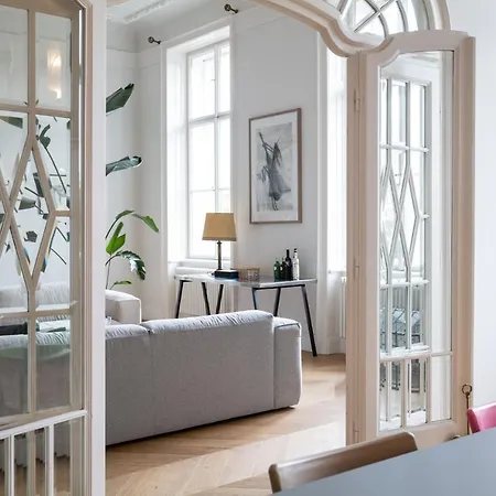 2-bedroom With Private Library *