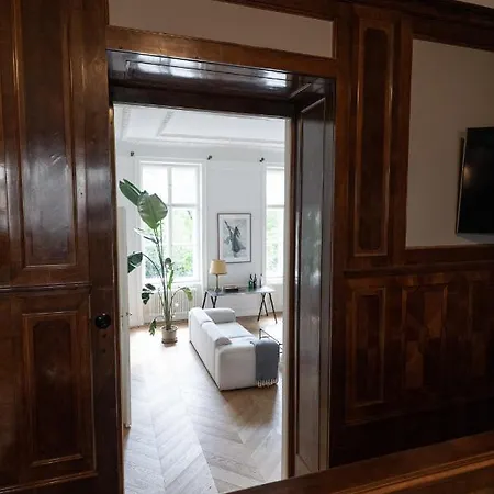 2-bedroom With Private Library * Vienna