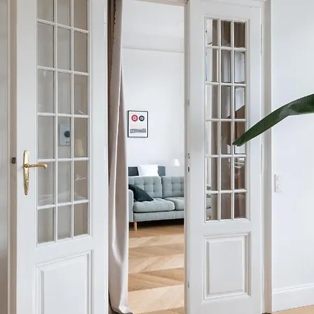 2-bedroom With Private Library Vienna