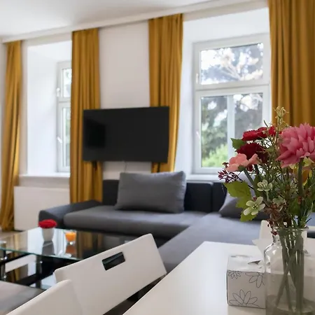 Apartment Spacious & Pleasent 2br Apt. Near Milenium Tower