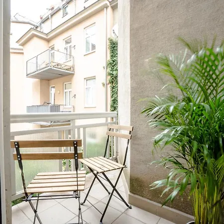 Comfortable, Balcony - Quick Access To Vienna's Old Centre *
