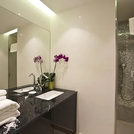 The Square Apartment *