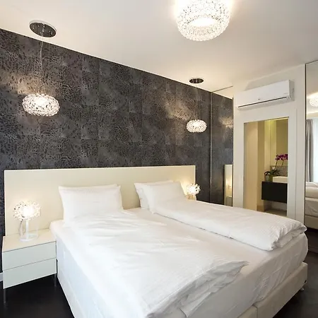The Square Apartment