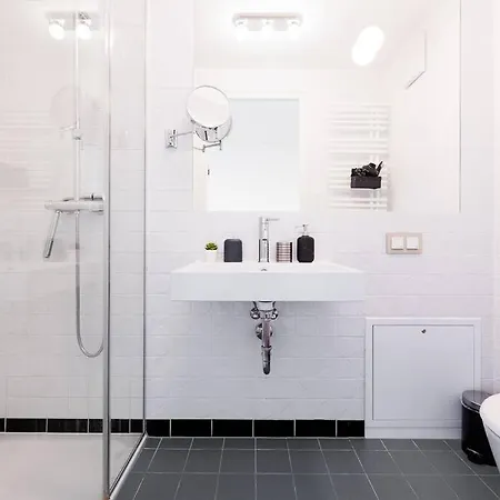 Apartment Julius 3 - Modern Comfort Only 5 Mins To Vienna's Center *