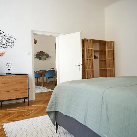 Trendy 3 Zentral Gelegen Apartment