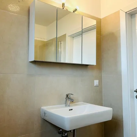 Apartment Modern - Free Parking - Balcony *