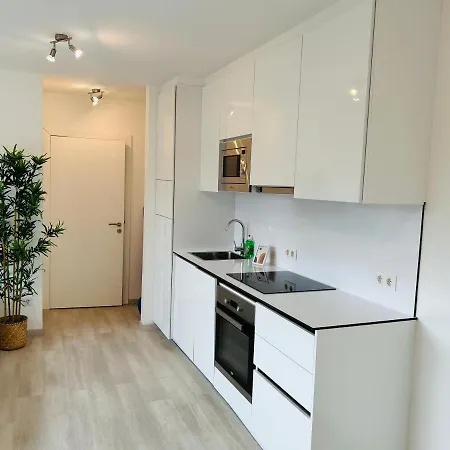 Apartment Modern - Free Parking - Balcony