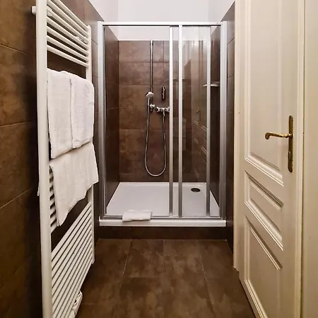 Cervantes 10 Apartment *