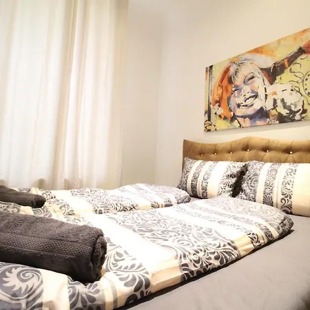 Apartment Private Double Bedroom Rf2