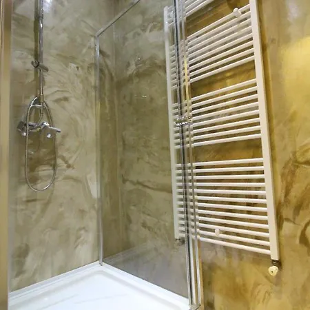 Private Double Bedroom Rf2 Apartment Vienna