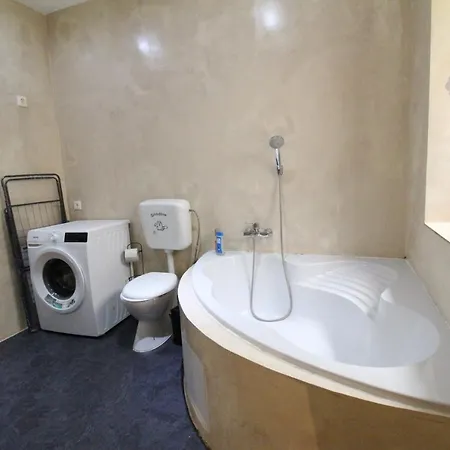 Private Double Bedroom Rf2 *