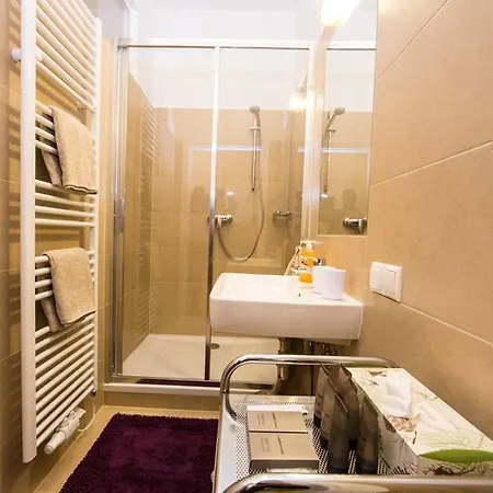 The Barts Apartments - Self Check-In Apartment *