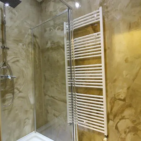 Private Quad Bedroom With Bathroom Rf3 *