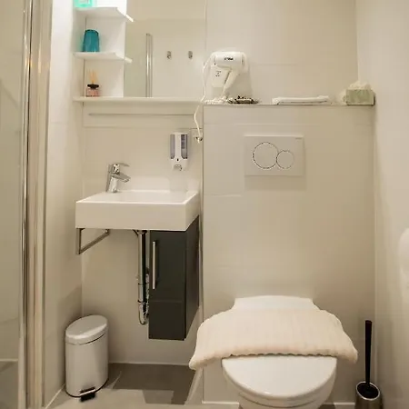 Urban House Apartment *