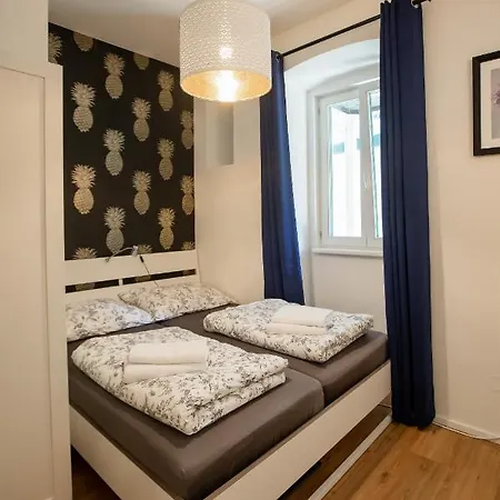 Urban House Apartment
