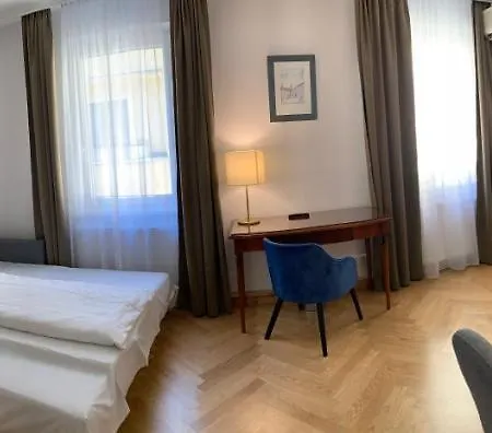 Secession An Der Oper 4*