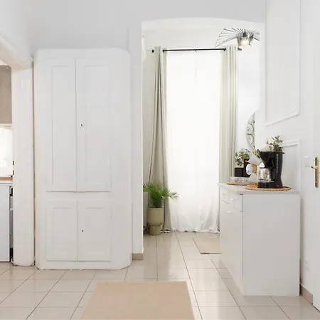 Designer Near Schoenbrunn Apartment Vienna