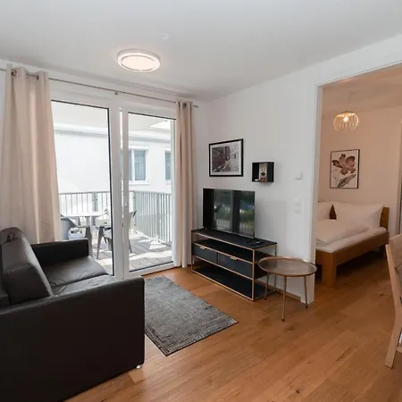 Modern With Big Balcony Near City Center Apartment