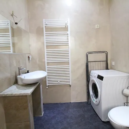 Private Quad Bedroom With Bathroom Rf3 *