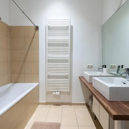 Two Bedroom * Viena