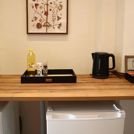 Bloom - Cozy Apartment, 5 Stops To Center Apartment *