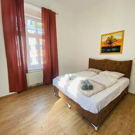 Quad-room Near Prater Stern