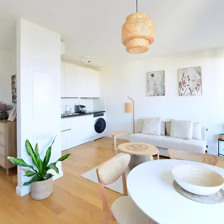Modern & Stylish Close To Centre Apartment Vienna