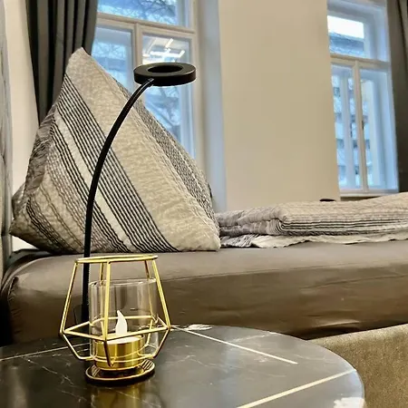 Little Cozy - Enjoy Viennas Spring Season * Vienna