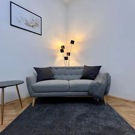 Apartment Little Cozy - Enjoy Viennas Spring Season *