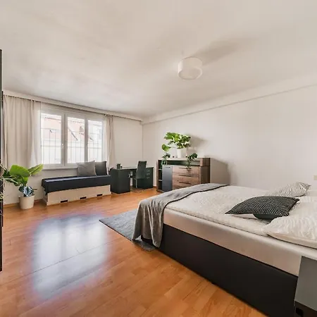 Feelhome-karmeliterviertel-6 Gaeste-wifi-smart Tv Apartment *