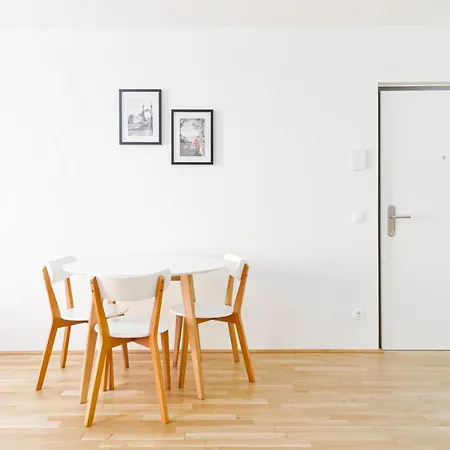 Contactless Self-check-in - 1br Apartment, Near Airport,15 Min To Center Vienna
