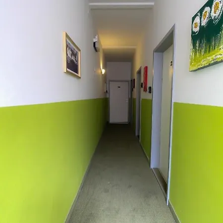Private Triple Bedroom With Bathroom * Vienna