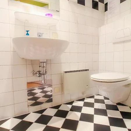 Sb In Lively Area Apartment *