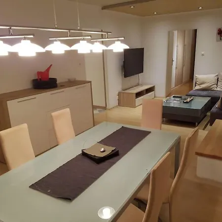 Apartment Esslinger Hauptstr Spacious With Loggia