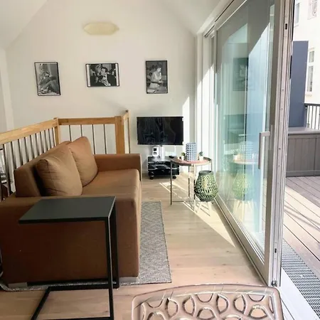 Summer Dream - Air Conditioned Balcony Flat On 2 Floors Apartment