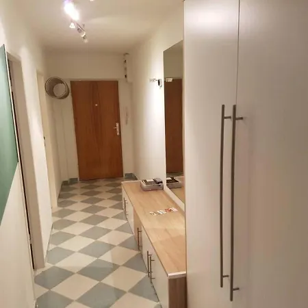 Esslinger Hauptstr Spacious With Loggia Apartment