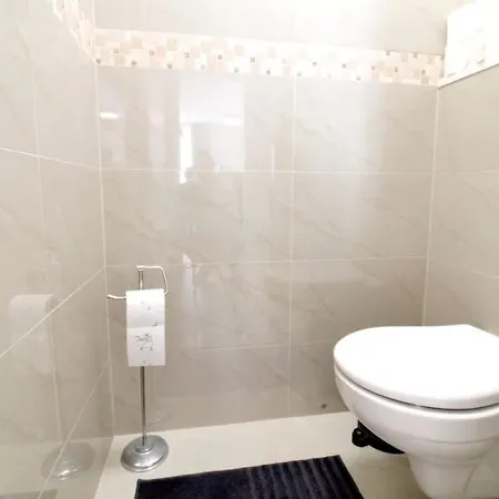 Apartment Engerth Moderne Mit Ruhiger Lage Und Balkon Vienna